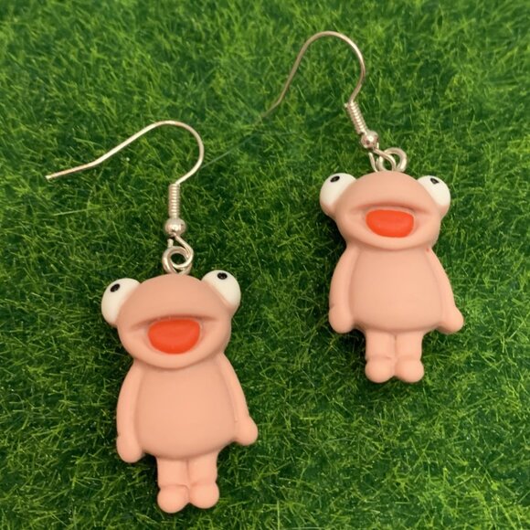 Frog Earring, Gift Idea, Frog Jewelry, Amphibian Earring, Silly Earring, Cute - Picture 2 of 5